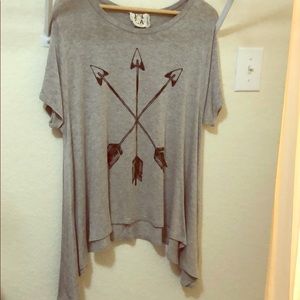 Shirt with crossed arrows